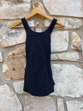 Black lululemon tank size 4